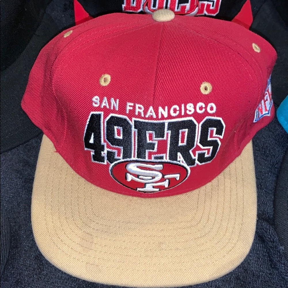 Fitted caps - Picture 4 of 8